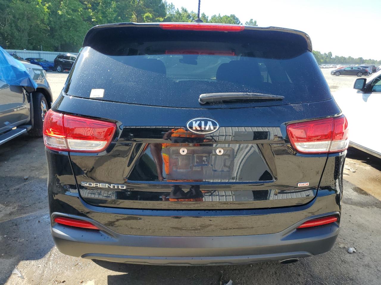 2018 Kia Sorento Lx vin: 5XYPG4A32JG421482