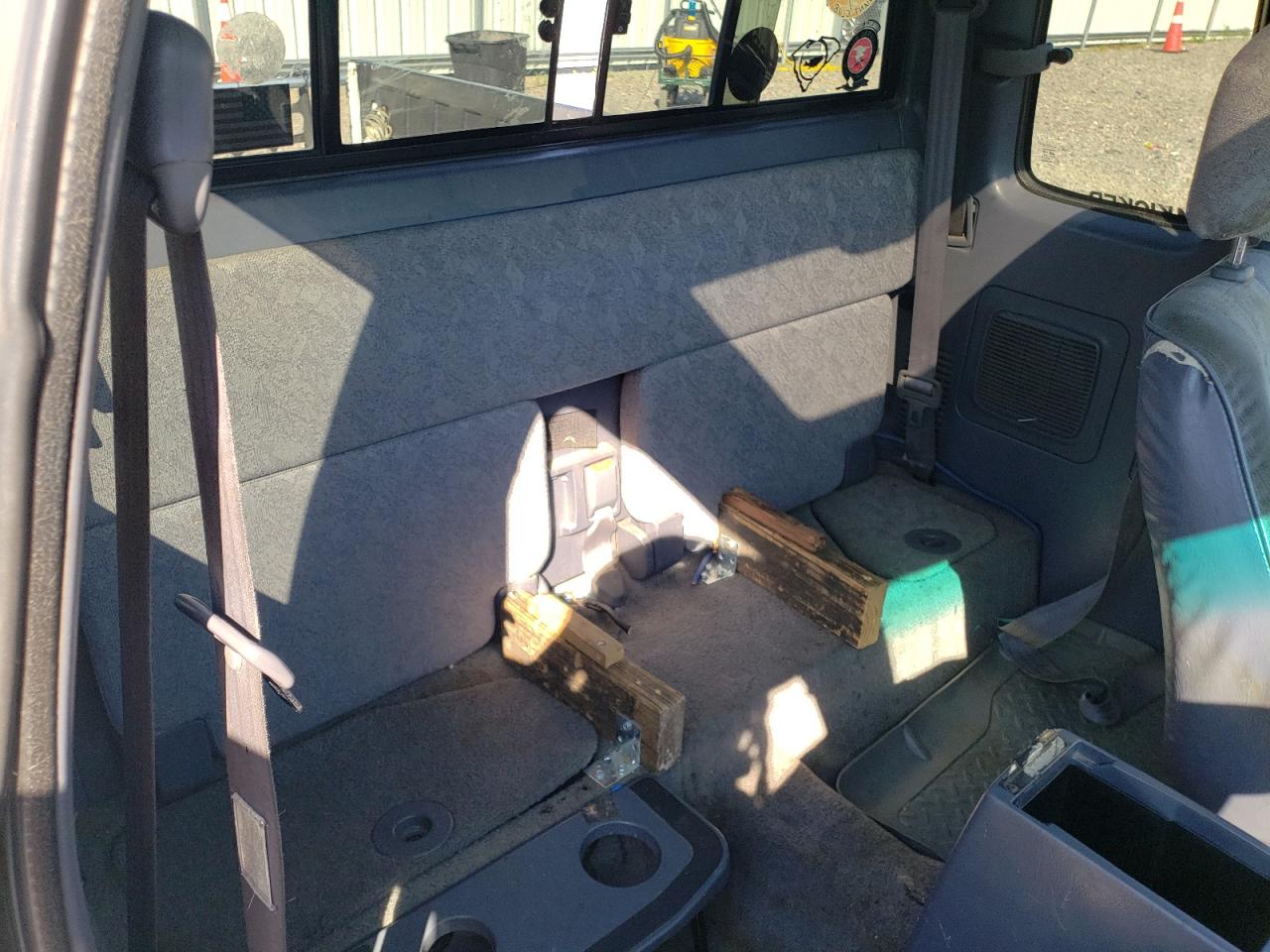 5TEWN72N6YZ713221 2000 Toyota Tacoma Xtracab