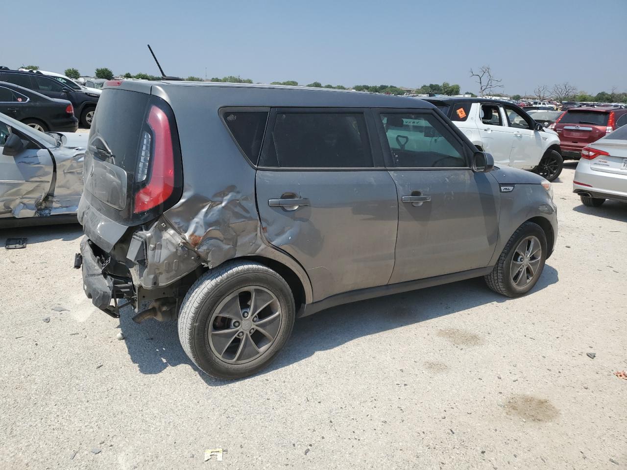 2016 Kia Soul vin: KNDJN2A28G7392096