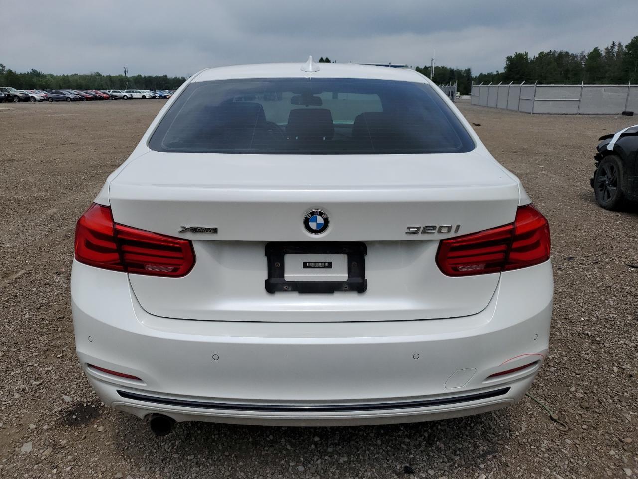 WBA8A3C56GK689594 2016 BMW 320 Xi