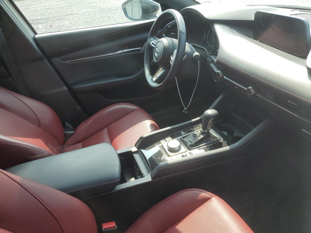 JM1BPBMY8N1520741 2022 Mazda 3 Premium