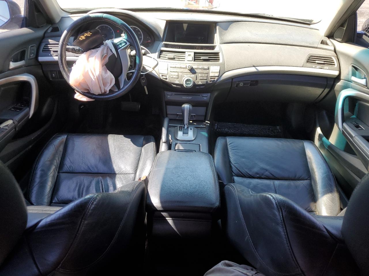 1HGCS2B82BA000599 2011 Honda Accord Exl