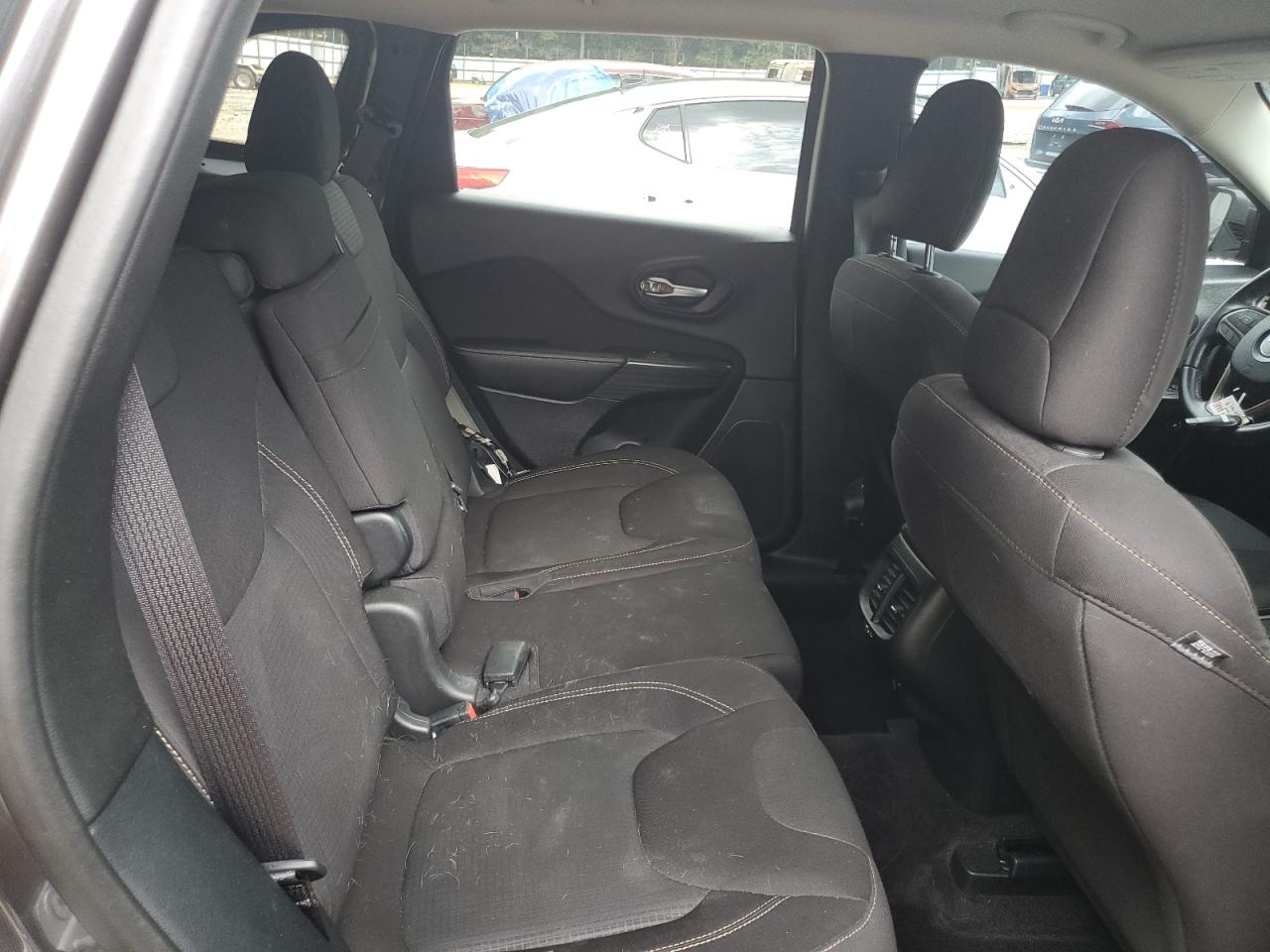 1C4PJLCB2GW319904 2016 Jeep Cherokee Latitude