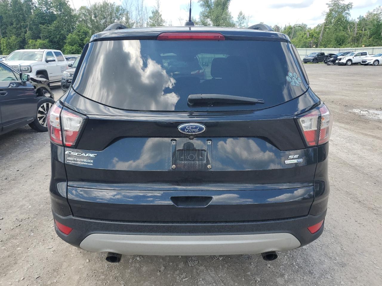 1FMCU9GD8JUC56603 2018 Ford Escape Se