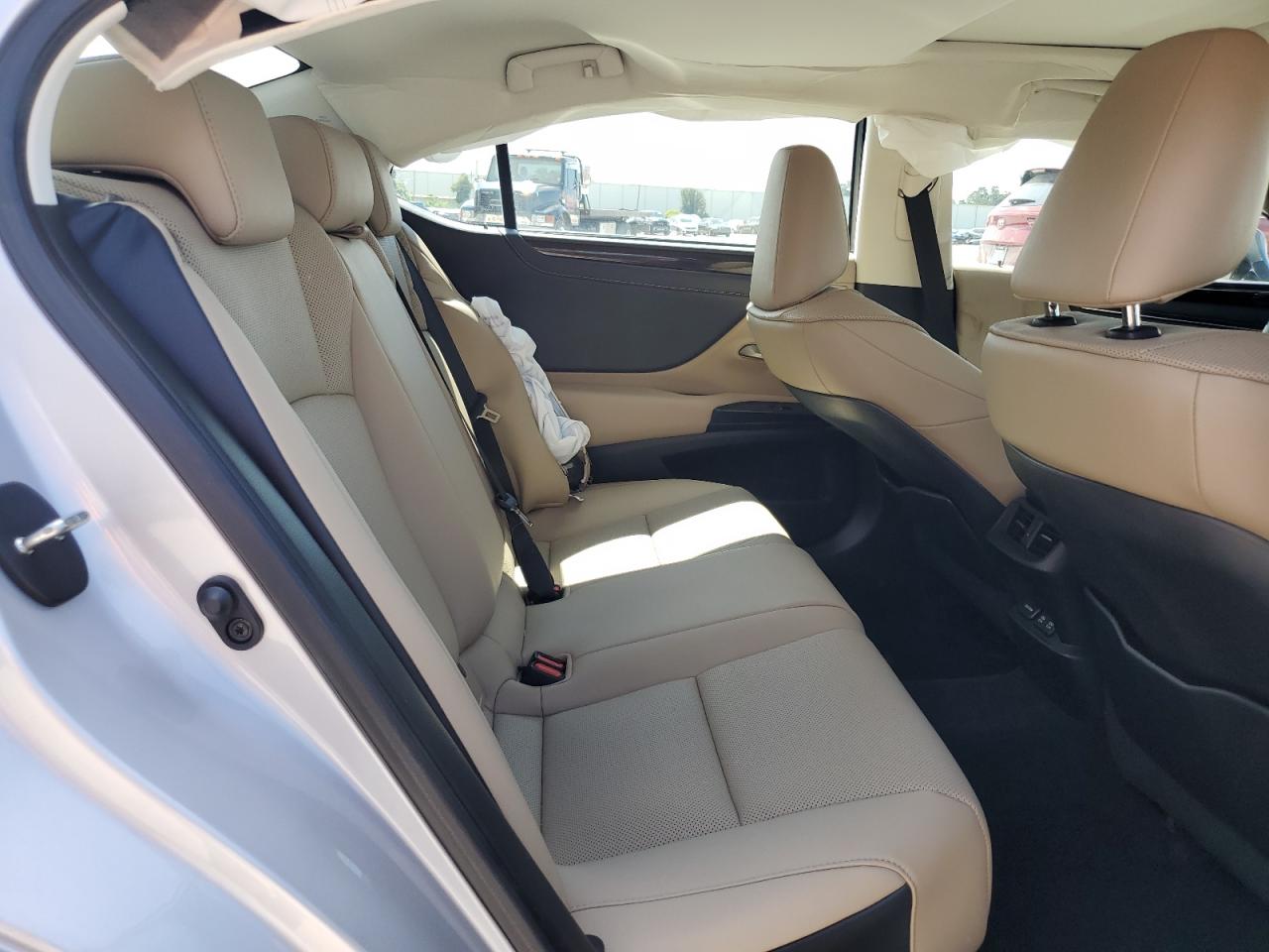 58ADZ1B1XMU084057 2021 Lexus Es 350 Base