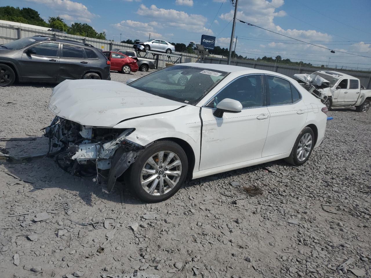 2018 Toyota Camry L vin: 4T1B11HKXJU032672