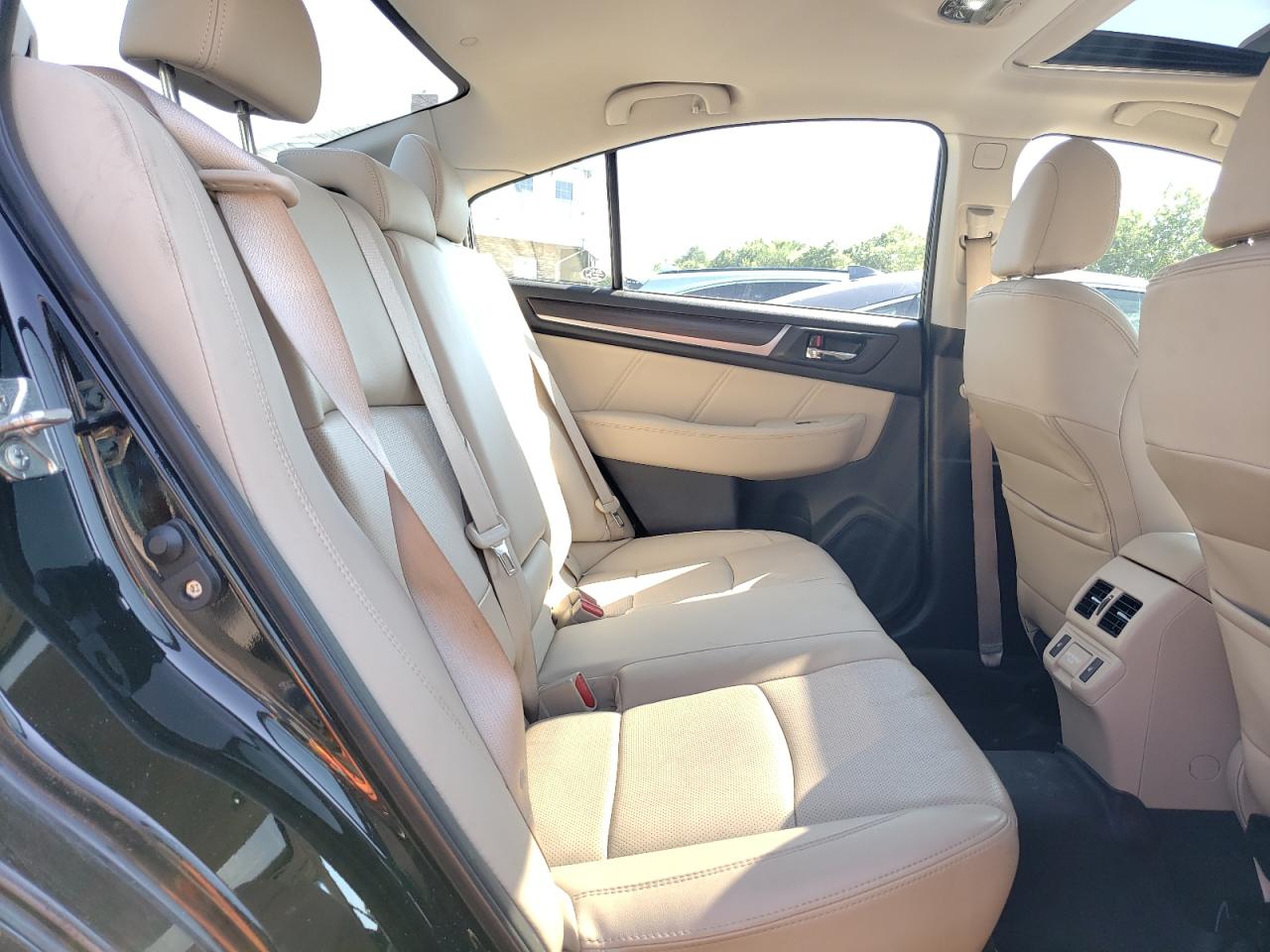 4S3BNEN60J3033522 2018 Subaru Legacy 3.6R Limited