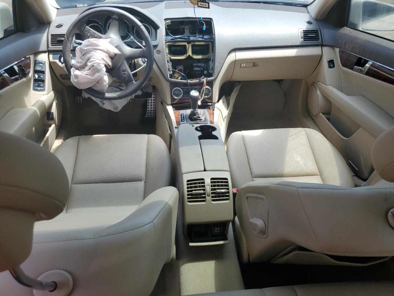 WDDGF5EB9AR105434 2010 Mercedes-Benz C 300