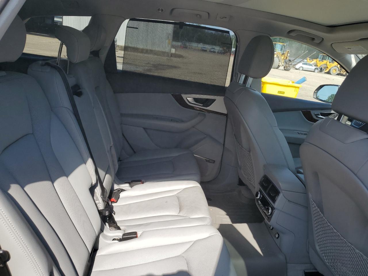 WA1LHAF75KD025286 2019 Audi Q7 Premium Plus