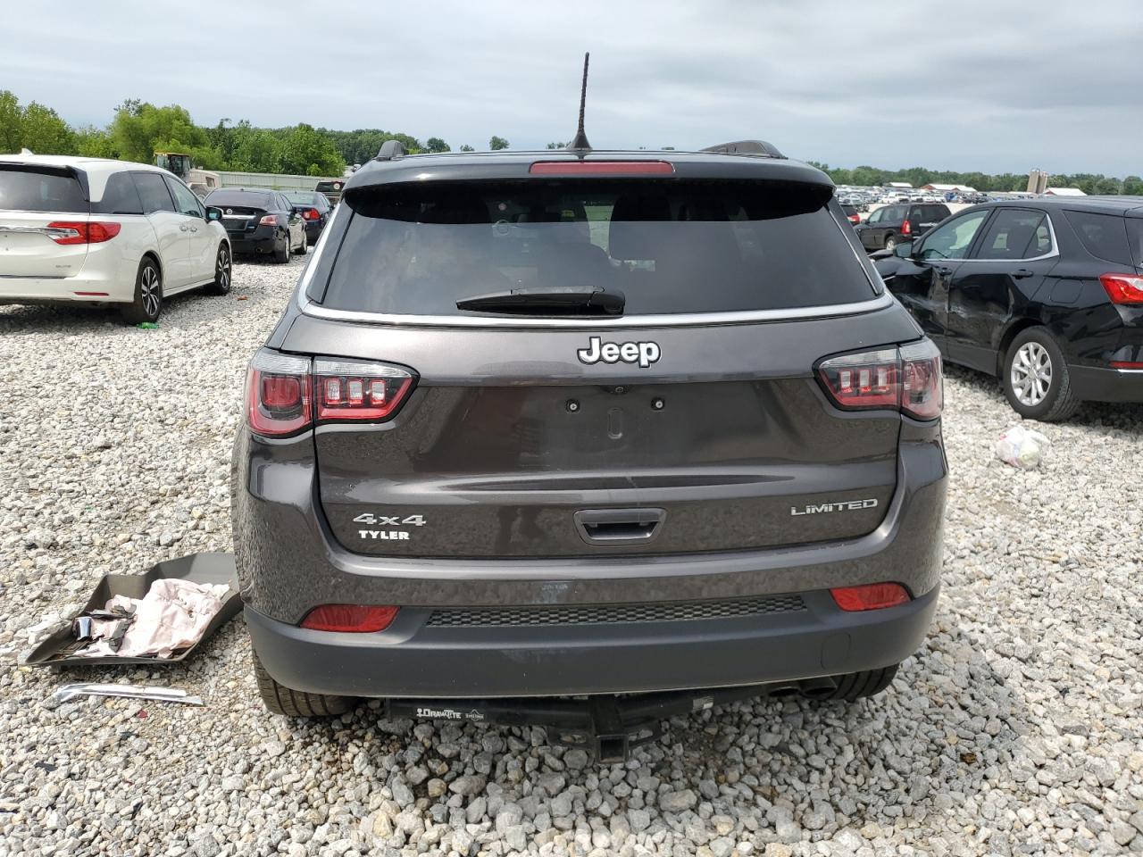 3C4NJDCB8JT163488 2018 Jeep Compass Limited