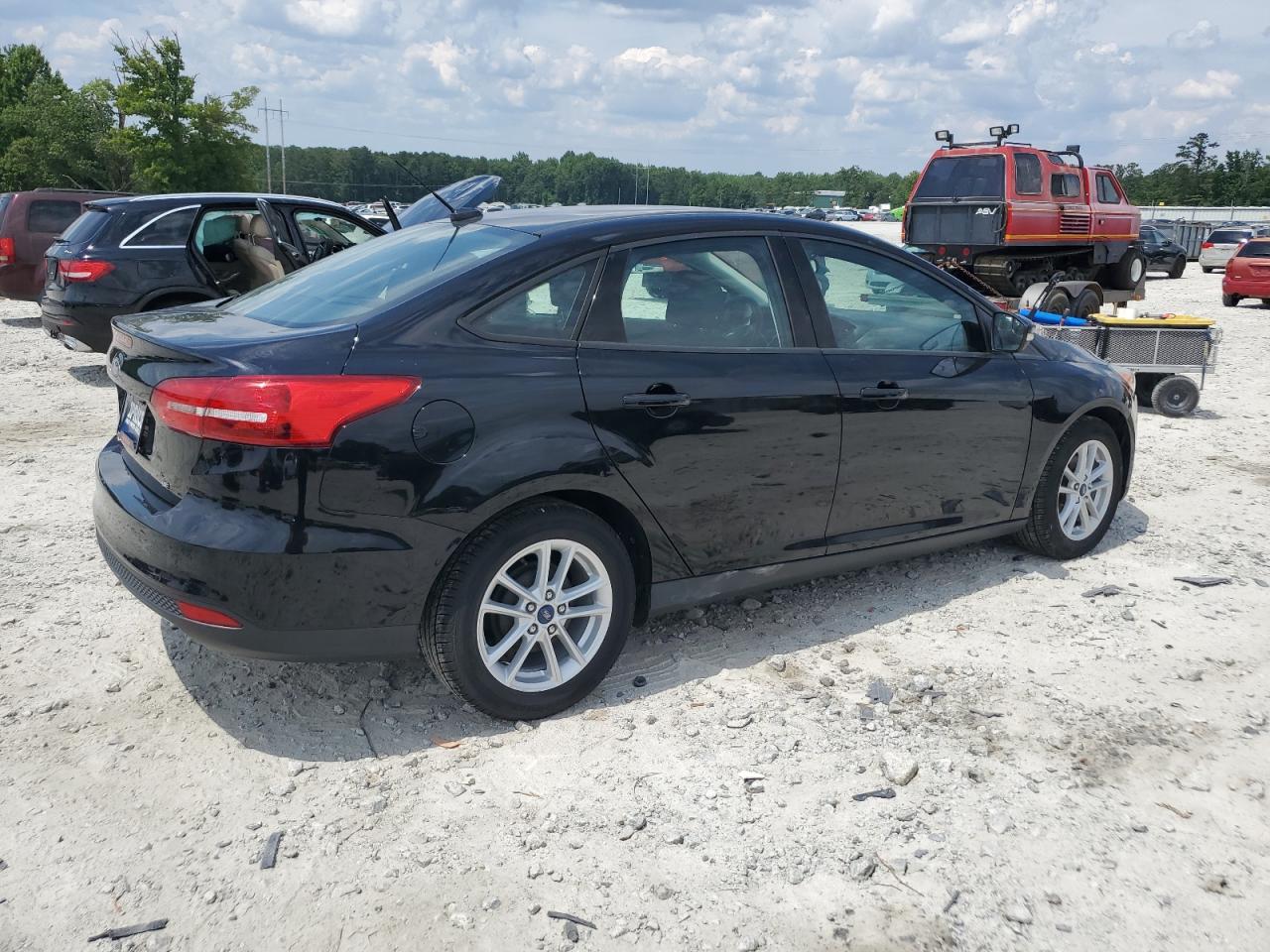 2017 Ford Focus Se vin: 1FADP3F29HL337080