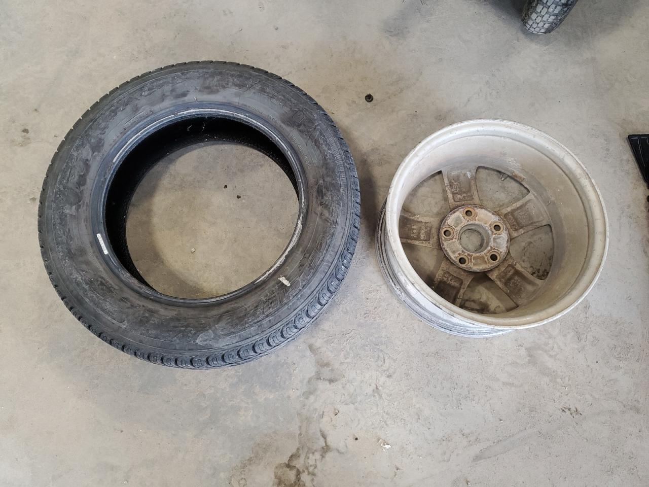 JM1BK12F851295067 2005 Mazda 3 I