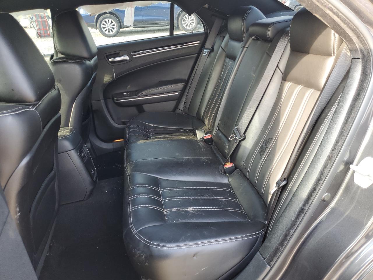 2C3CCABG0KH634092 2019 Chrysler 300 S