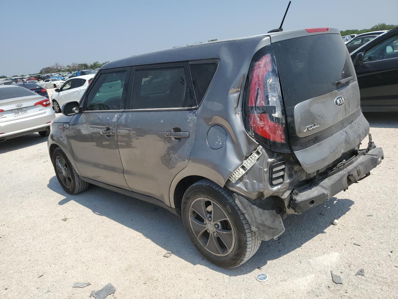 2016 Kia Soul vin: KNDJN2A28G7392096