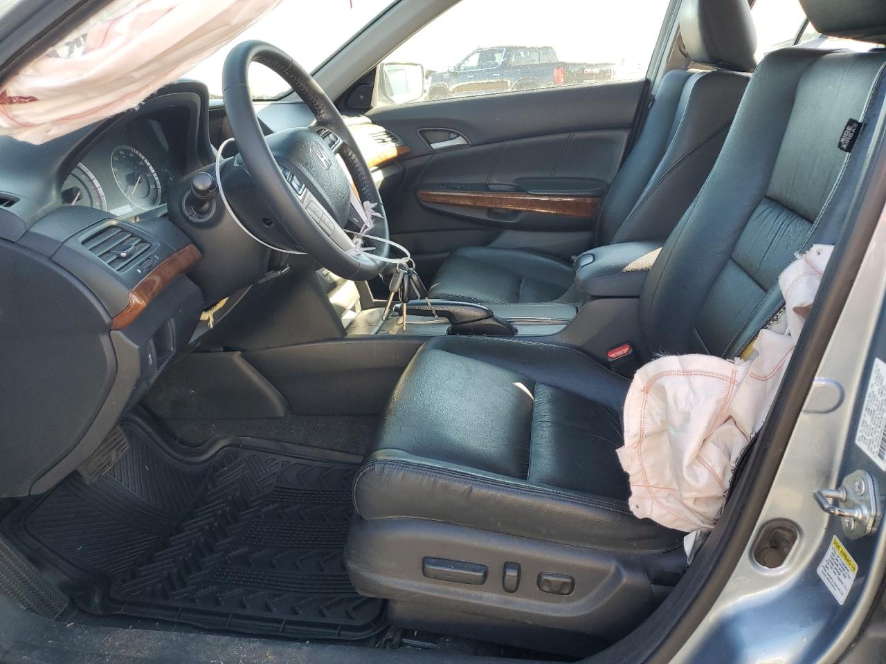 1HGCP3F82BA012172 2011 Honda Accord Exl