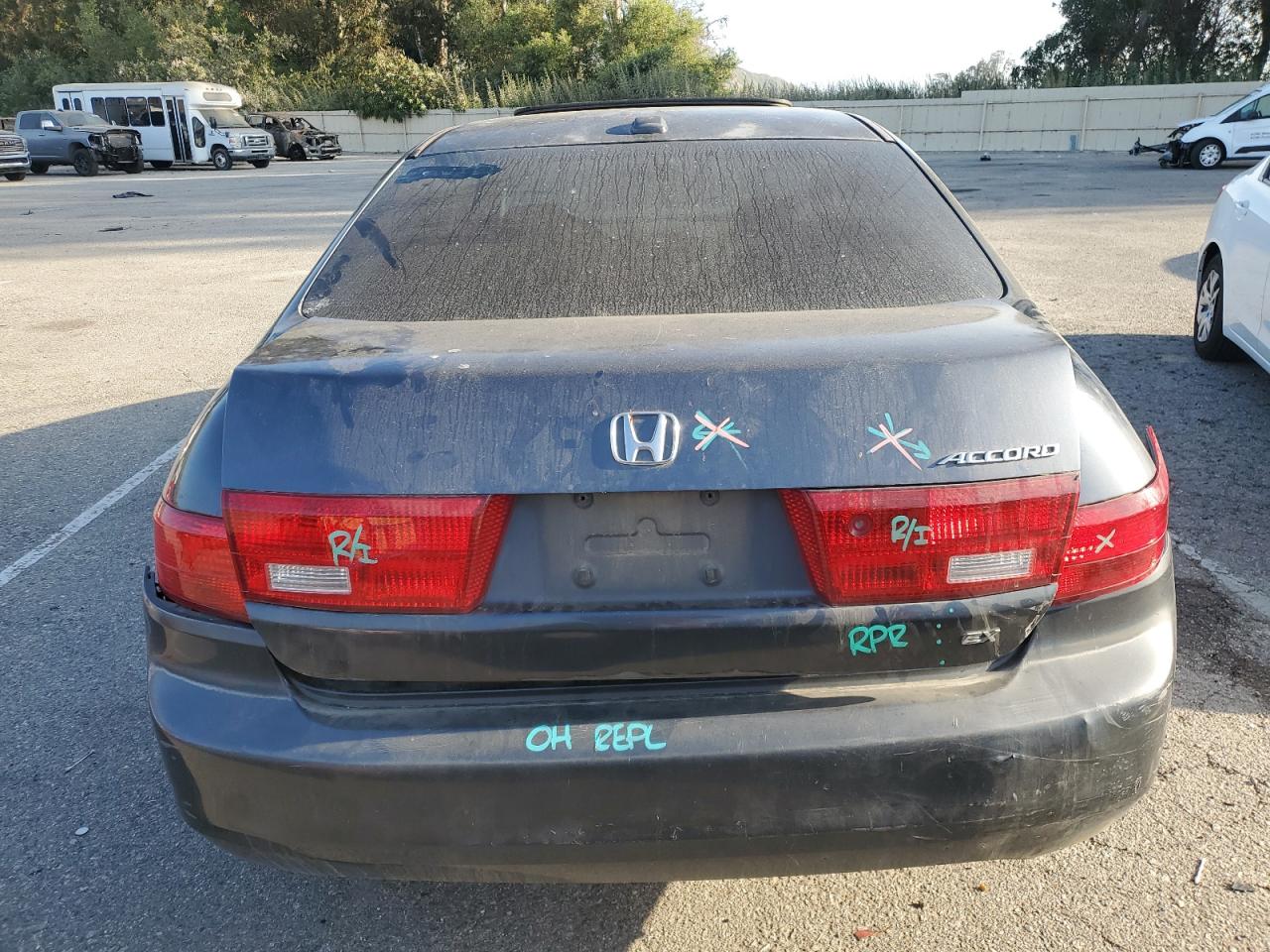 1HGCM56815A158670 2005 Honda Accord Ex