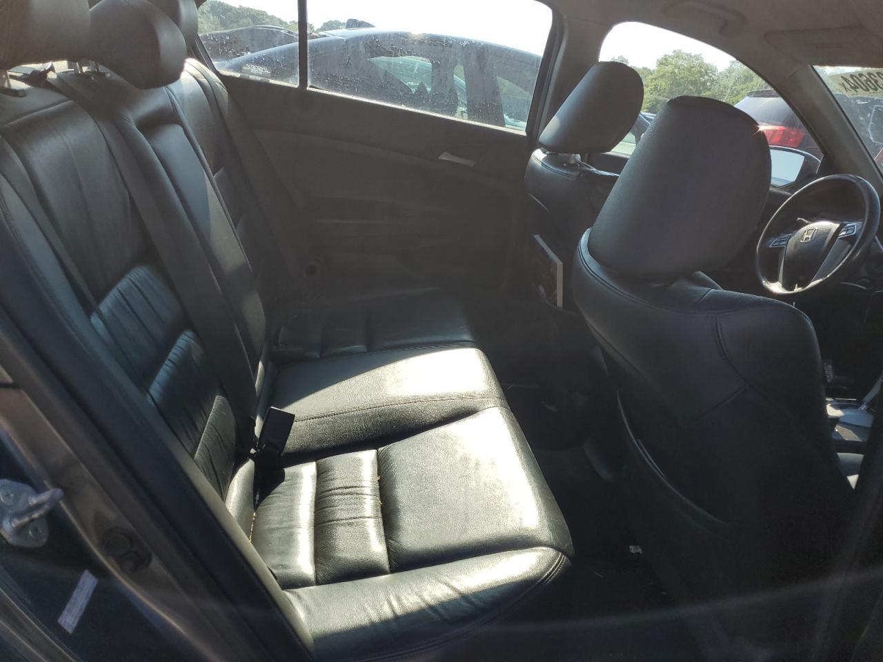 1HGCP2F69BA090313 2011 Honda Accord Se