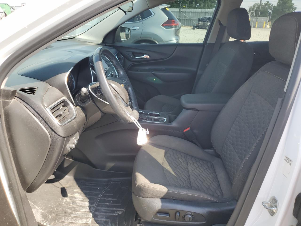3GNAXJEV2JS523497 2018 Chevrolet Equinox Lt