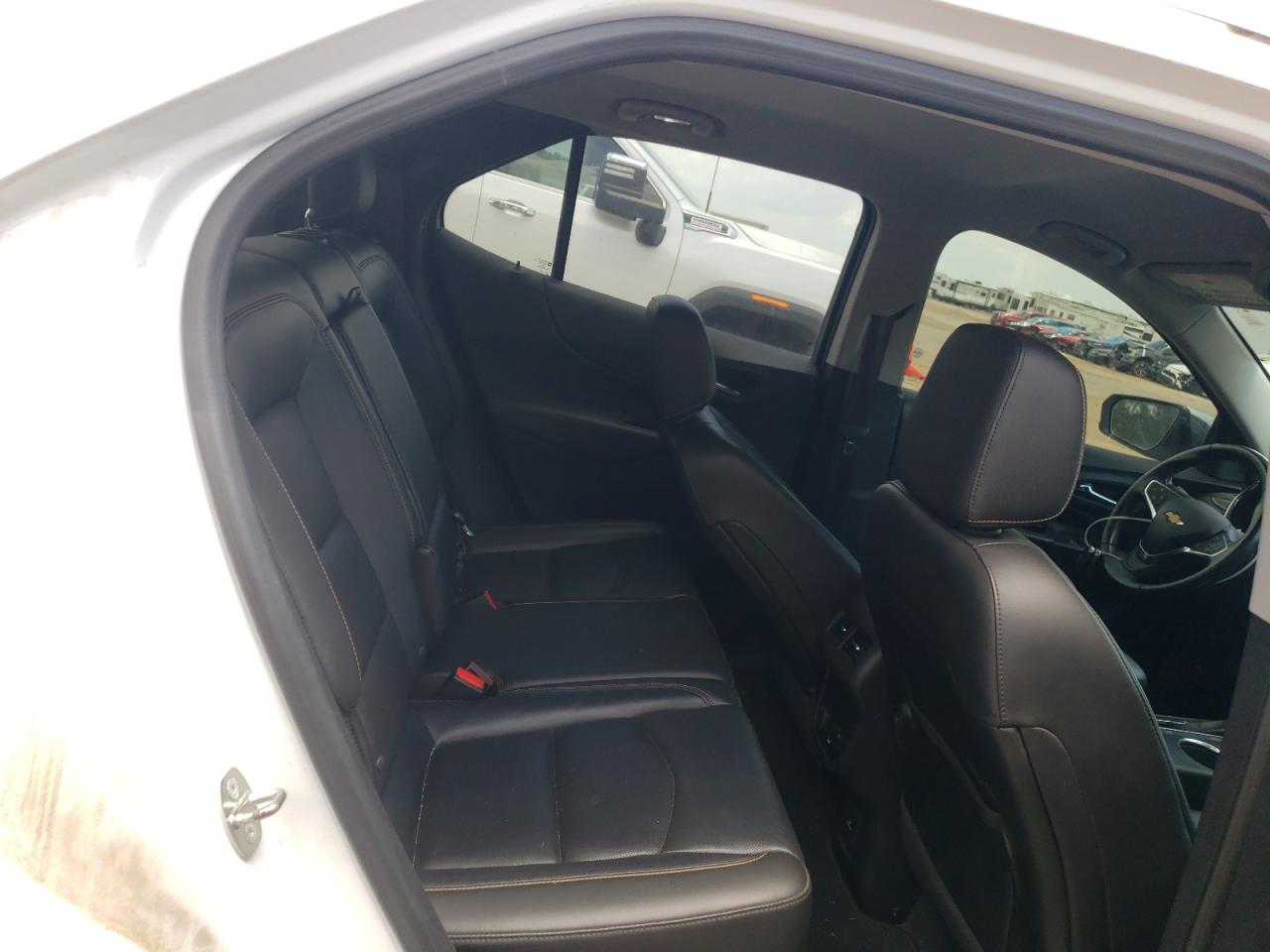 2GNAXNEX8J6171470 2018 Chevrolet Equinox Premier