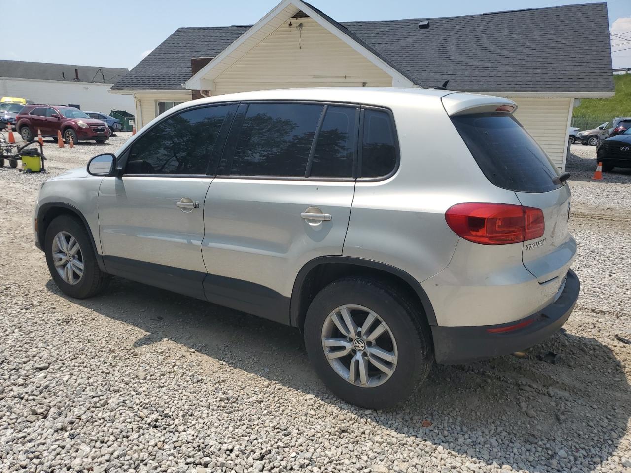 2013 Volkswagen Tiguan S vin: WVGAV7AX7DW538090