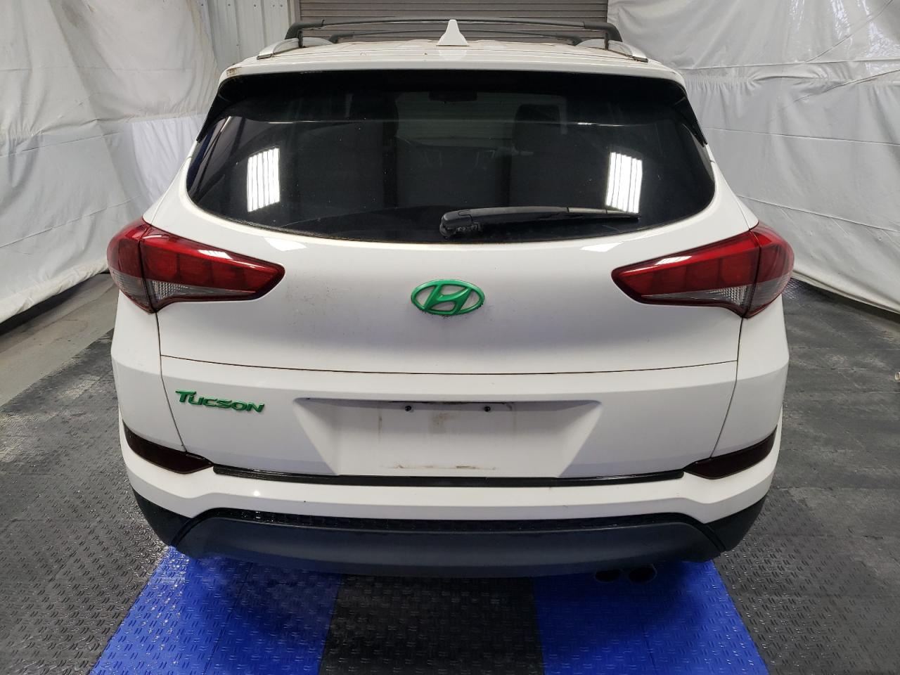 KM8J33A48JU711448 2018 Hyundai Tucson Sel