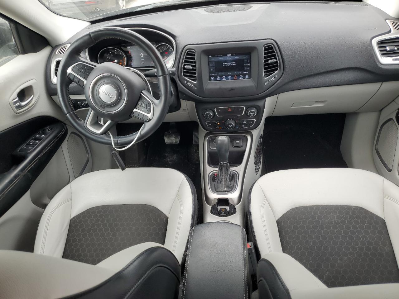 3C4NJCBB2JT105629 2018 Jeep Compass Latitude