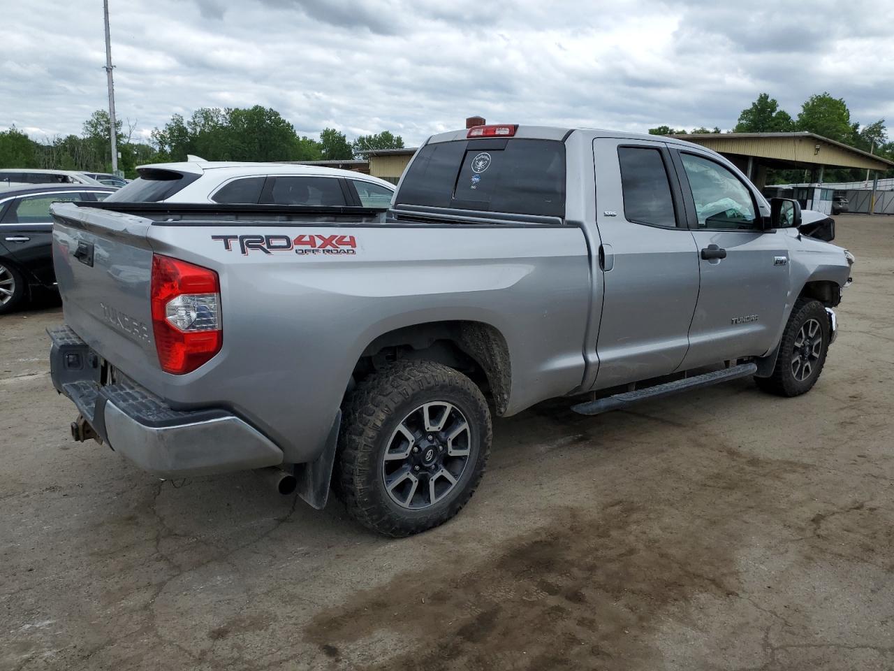 5TFUY5F14JX698841 2018 Toyota Tundra Double Cab Sr/Sr5