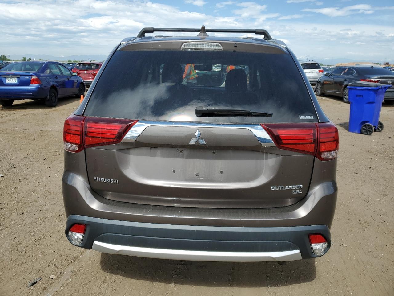 2017 Mitsubishi Outlander Se vin: JA4AZ3A37HZ040100