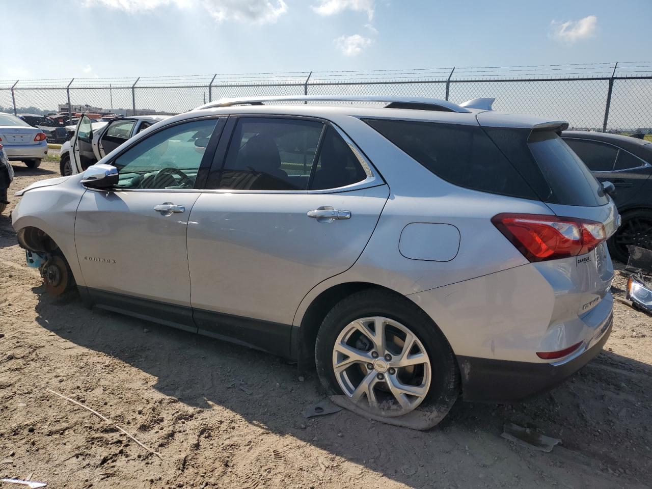 2GNAXMEVXJ6298102 2018 Chevrolet Equinox Premier