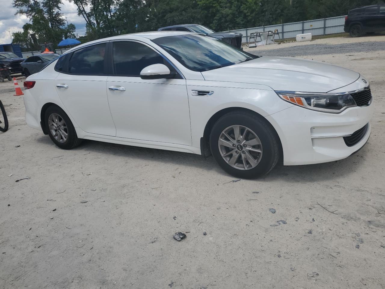 KNAGT4L38G5070939 2016 Kia Optima Lx