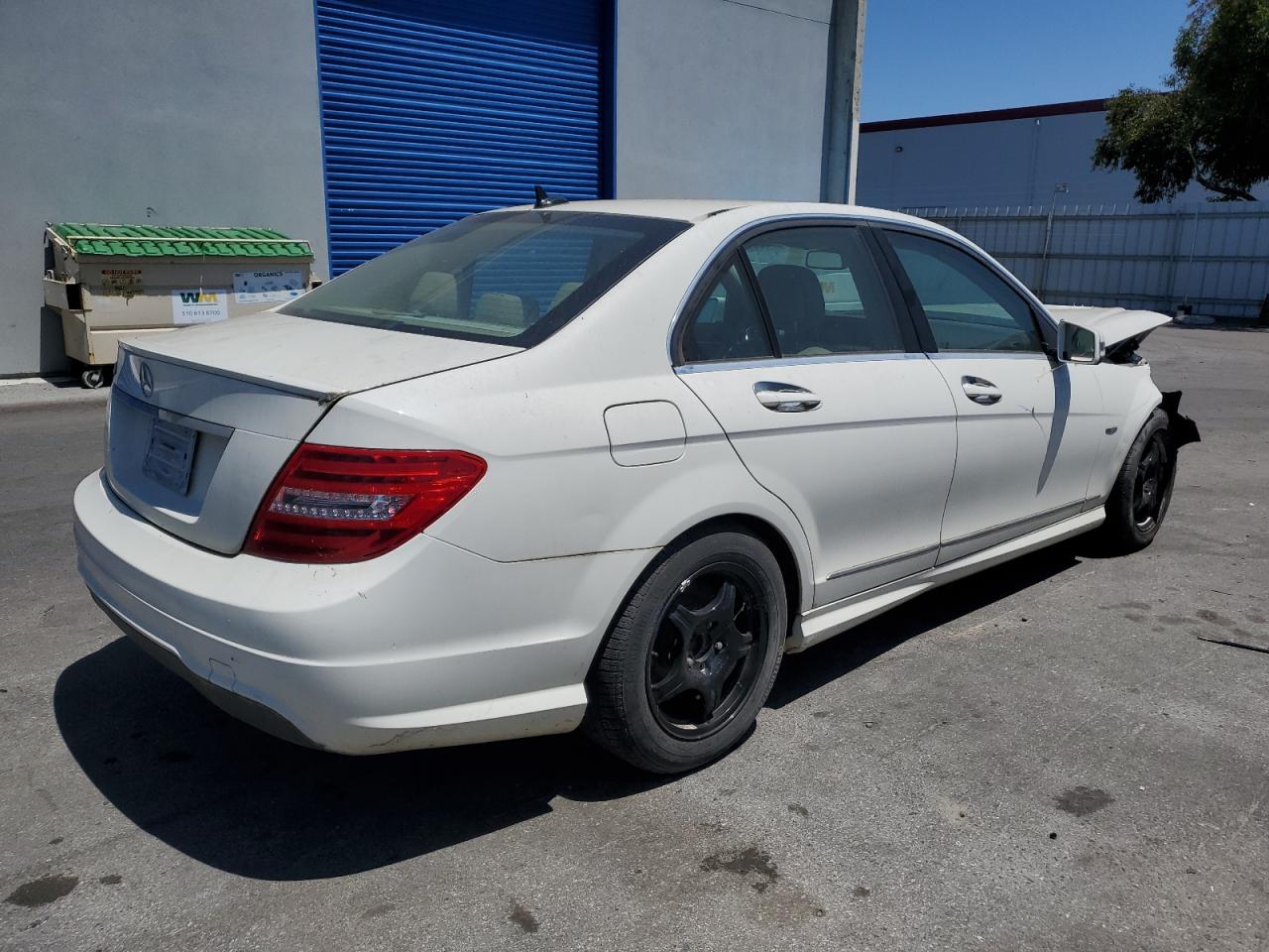 2012 Mercedes-Benz C 250 vin: WDDGF4HB7CA609990