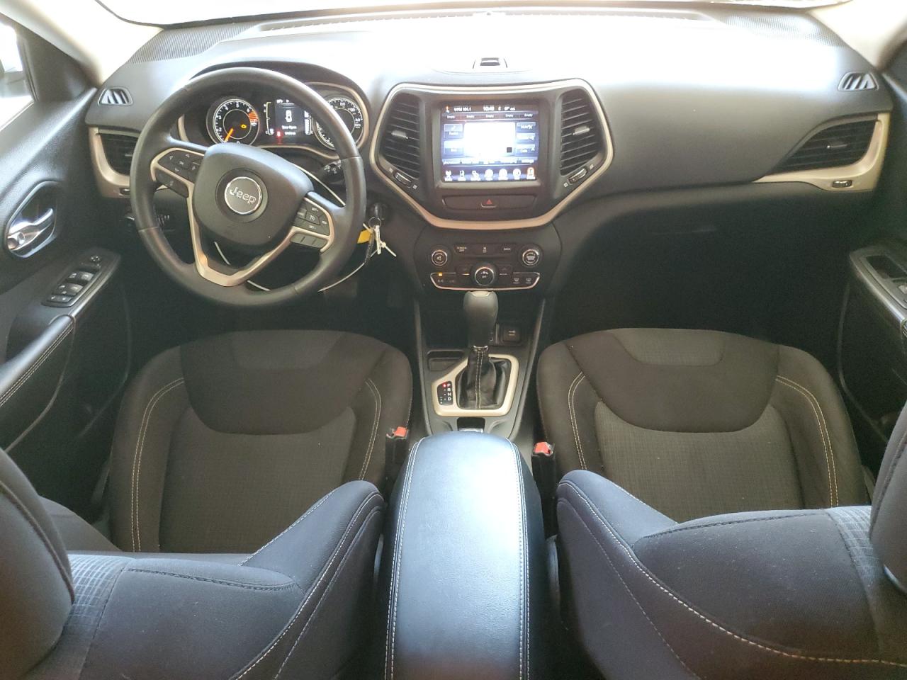 1C4PJLCB1GW106359 2016 Jeep Cherokee Latitude