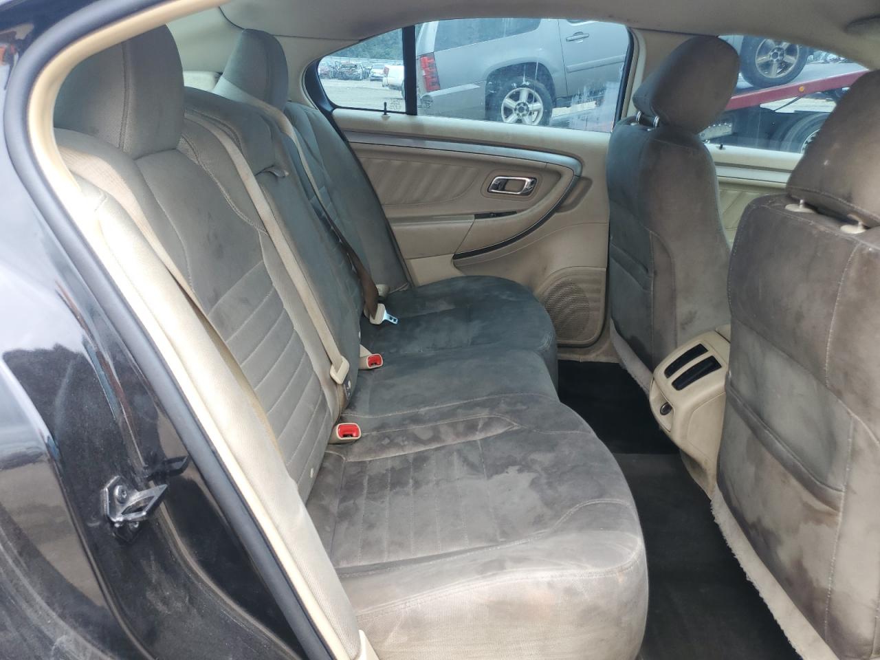 1FAHP2D85DG181156 2013 Ford Taurus Se