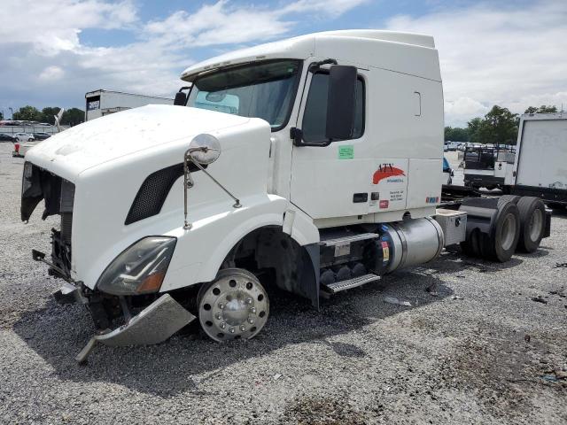 2015 Volvo Vn Vnl VIN: 4V4NC9TH7FN930657 Lot: 56077174