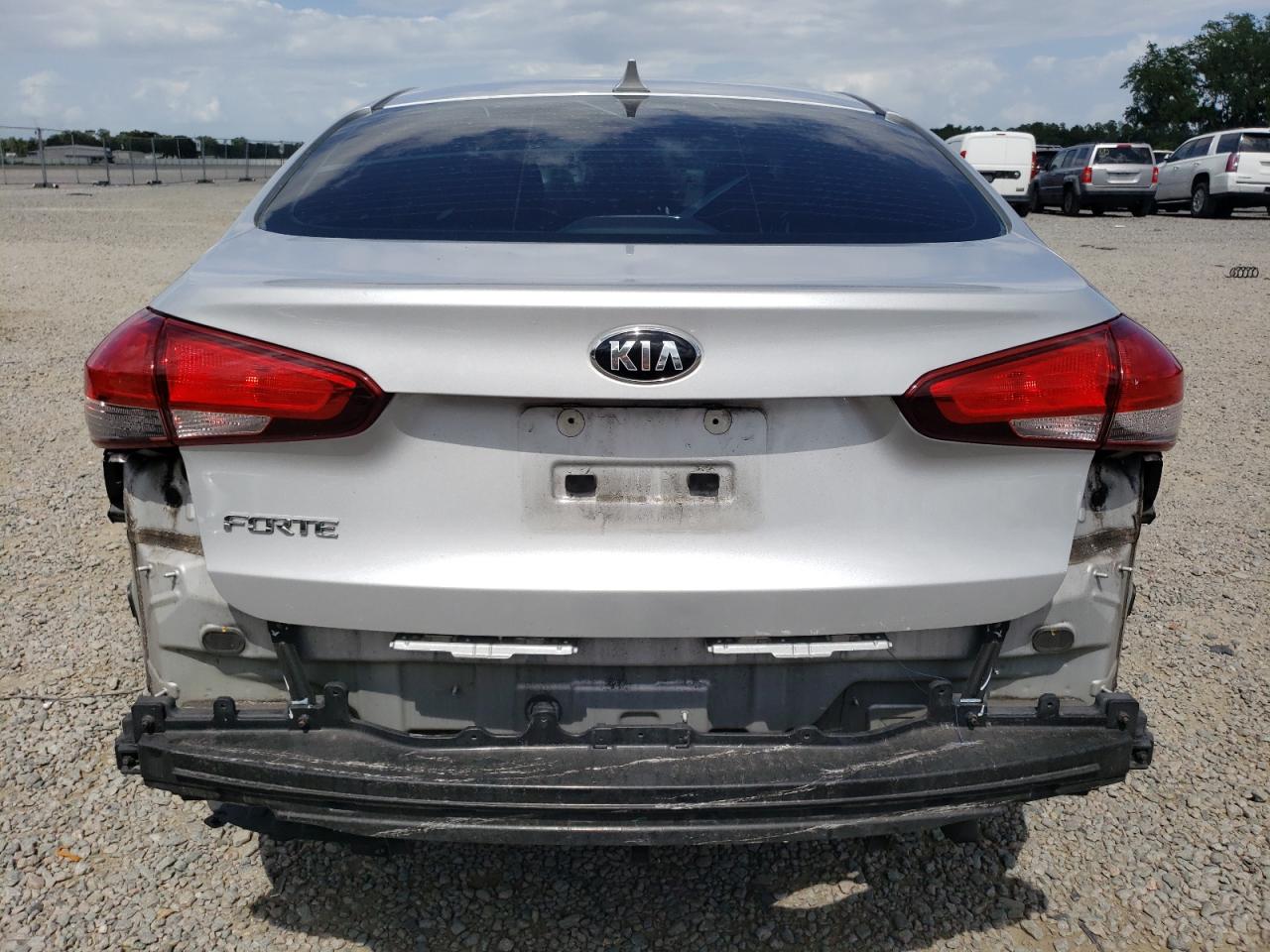 3KPFK4A73HE069209 2017 Kia Forte Lx