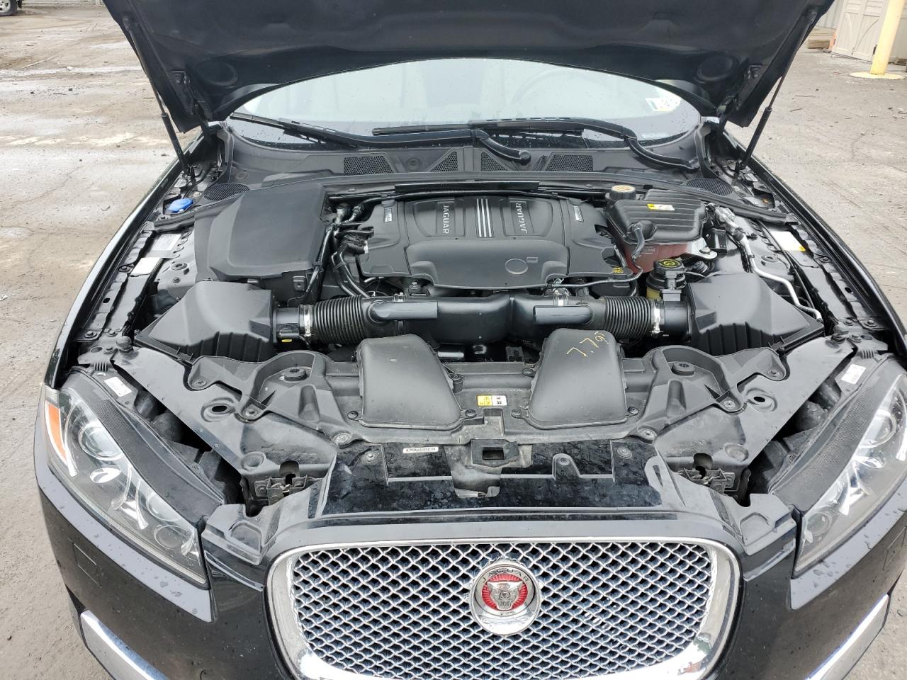 SAJWJ0FFXF8U67084 2015 Jaguar Xf 3.0 Sport Awd