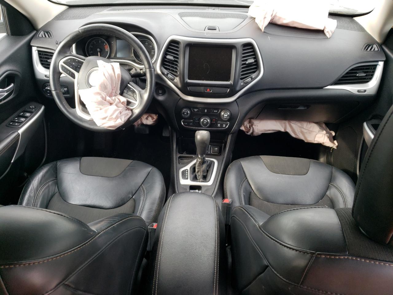 1C4PJLLB1JD504013 2018 Jeep Cherokee Latitude Plus