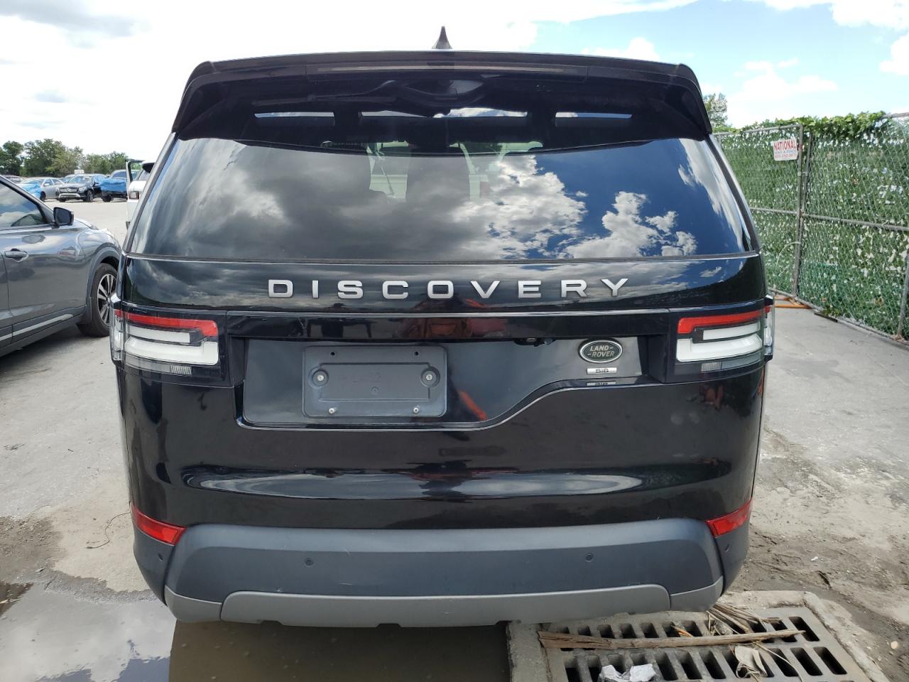 2018 Land Rover Discovery Se vin: SALRG2RV9JA059744