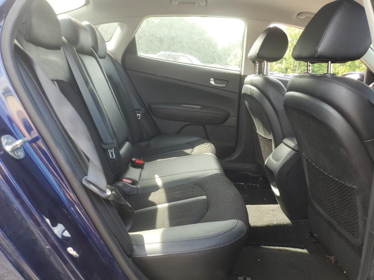 5XXGT4L35KG371062 2019 Kia Optima Lx