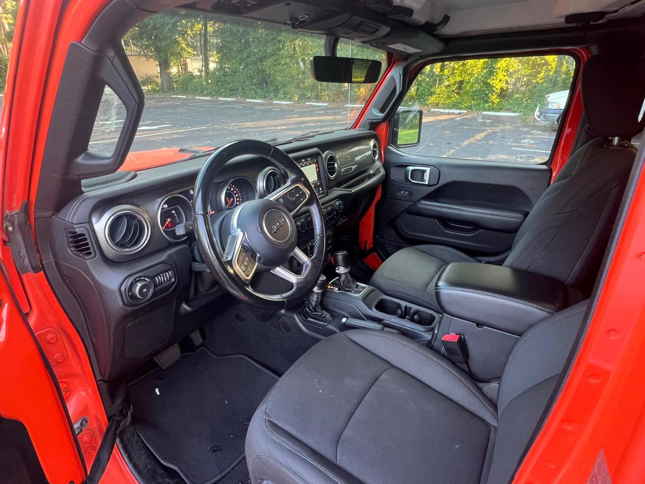 2019 Jeep Wrangler Unlimited Sahara vin: 1C4HJXEG7KW684642