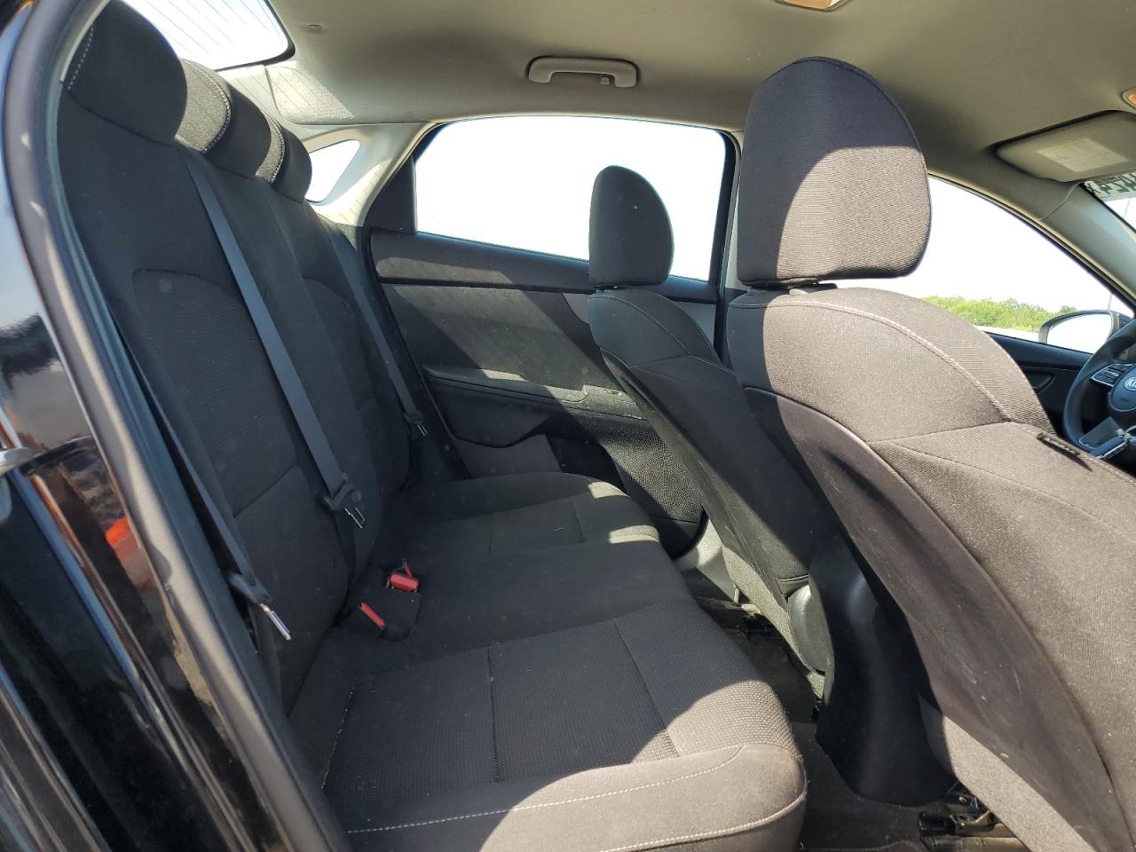 3KPF24AD2KE072485 2019 Kia Forte Fe