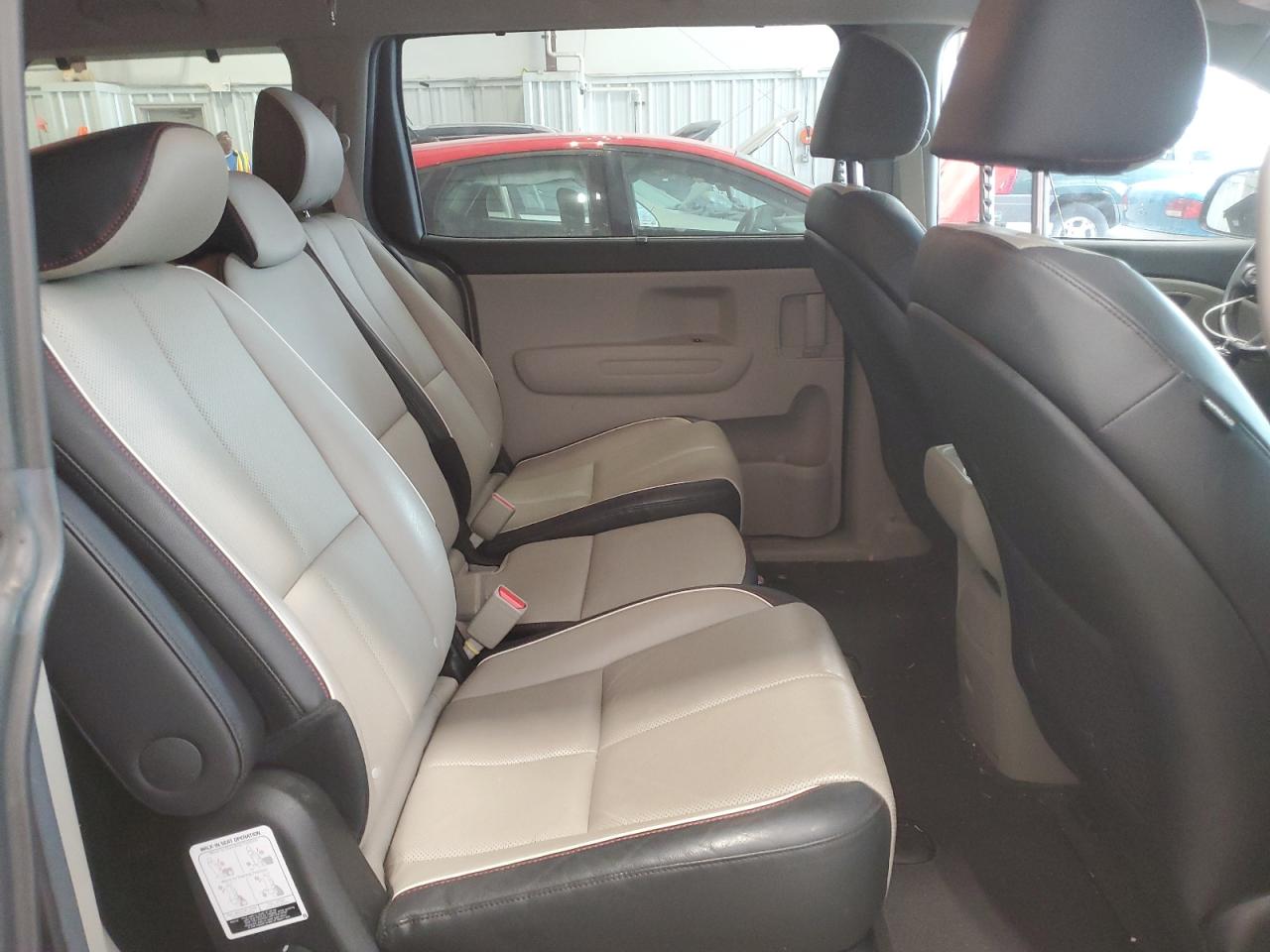 KNDMB5C19K6533719 2019 Kia Sedona Lx