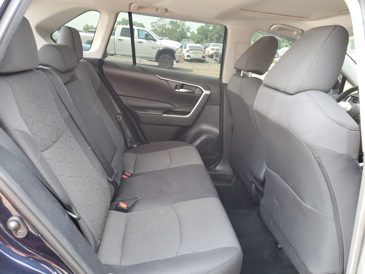 2T3P1RFV7MW141944 2021 Toyota Rav4 Xle
