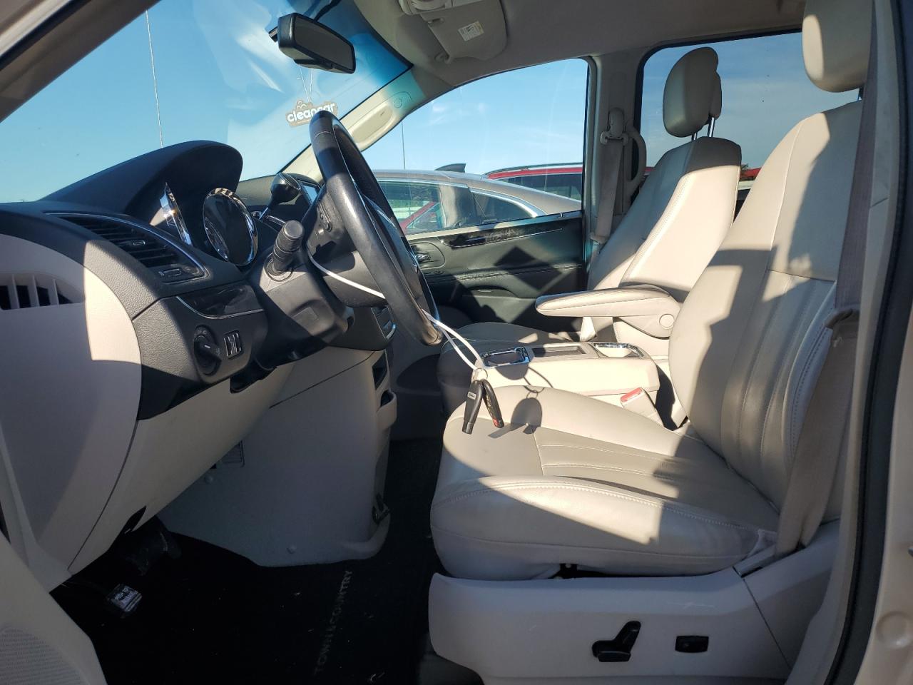 2C4RC1BG2DR620987 2013 Chrysler Town & Country Touring