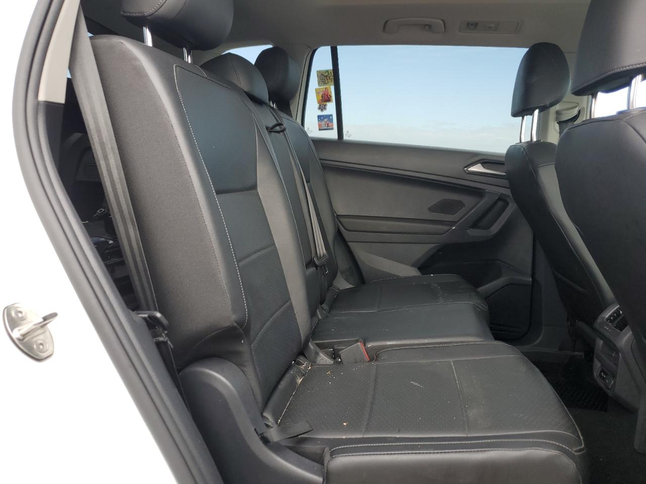 3VV2B7AX0JM204854 2018 Volkswagen Tiguan Se