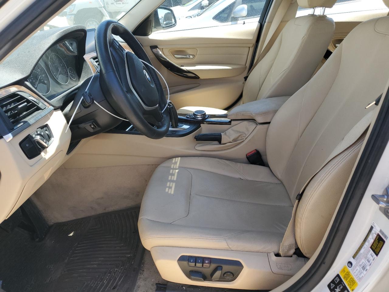 WBA3B3C51FF548933 2015 BMW 328 Xi