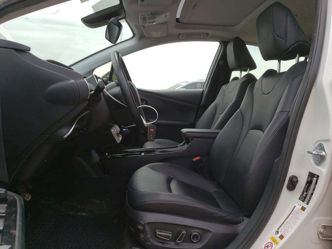 JTDKARFU2H3046556 2017 Toyota Prius