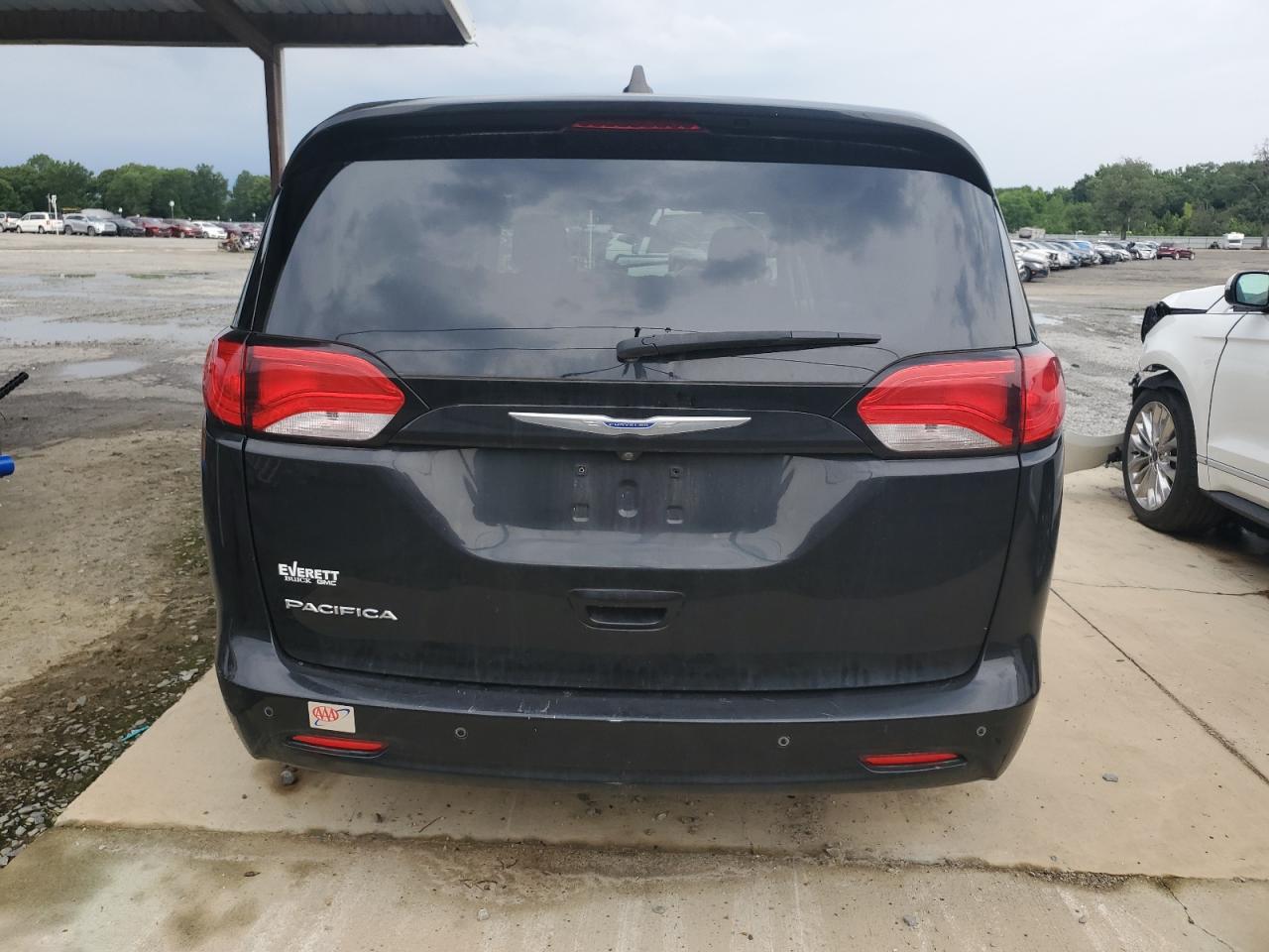 2018 Chrysler Pacifica L vin: 2C4RC1AGXJR274703