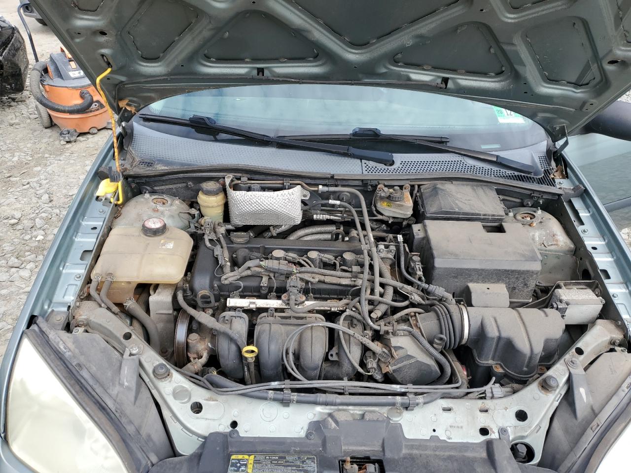 3FAFP37N85R111353 2005 Ford Focus Zx5