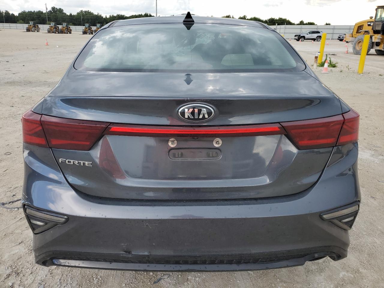 3KPF24AD4KE014720 2019 Kia Forte Fe